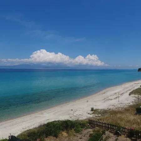 Vista - Beachfront, Garden, Amazing Sea View